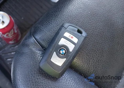 2013 BMW 528I xDrive z USA, uszkodzony, nr VIN WBAXH5C5XDD109346